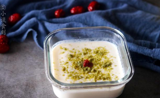 家里有牛奶的，教你做一道“宮廷小吃”，軟嫩鮮甜，孩子特別愛吃